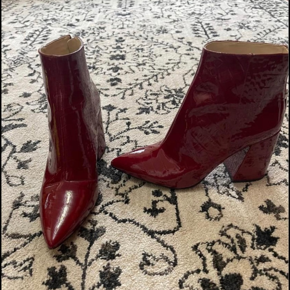 Vince Camuto Ankle Boots Croco Print Pointed Toe